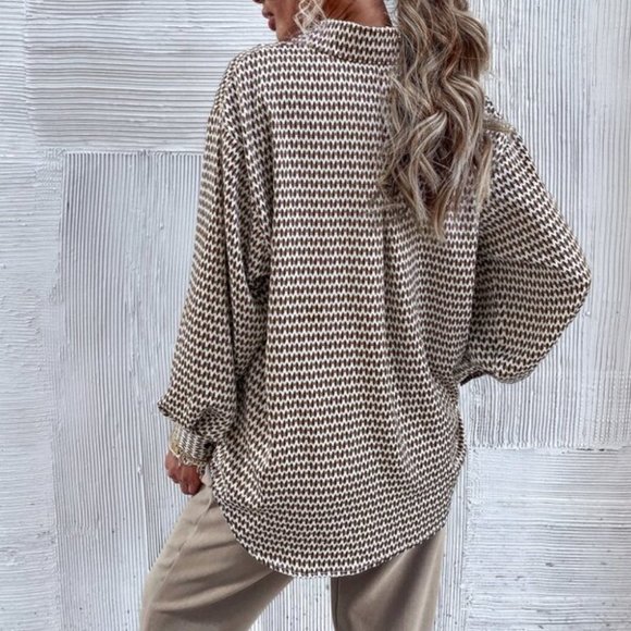 Classy Allover Print Blouse - Picture 3 of 7